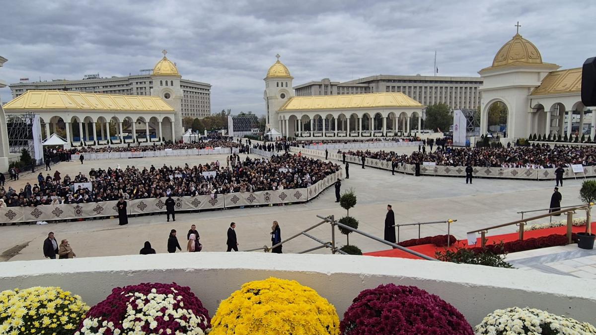 Sfințirea Catedralei Naţionale - LIVE TEXT + VIDEO  Moment istoric și emoție pentru România