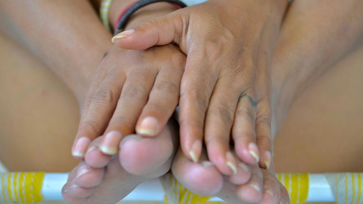 peru deputata unghii