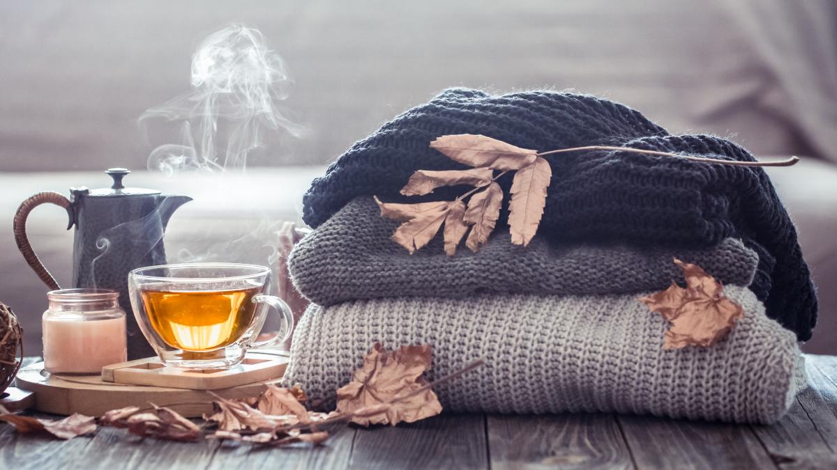 cozy-autumn-still-life-with-cup-tea