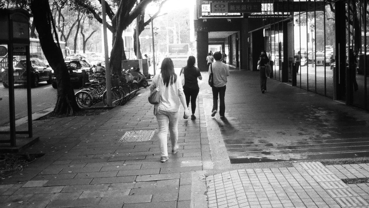 Slovacia a impus limită de viteză pe trotuar. Un parlamentar explică noua lege