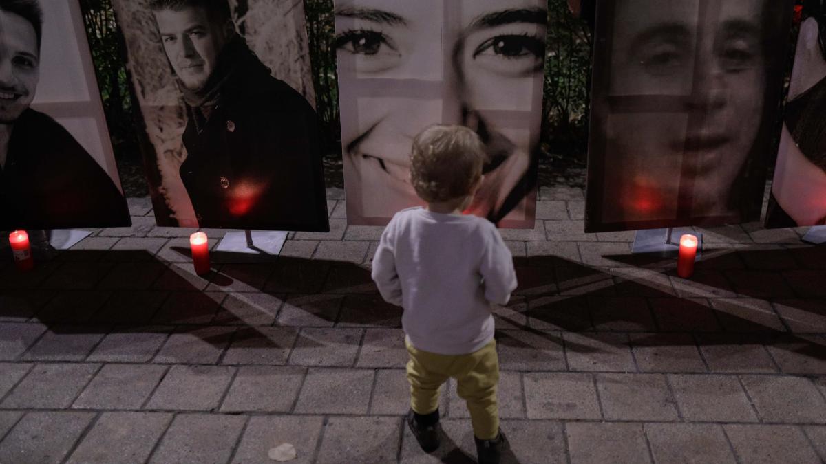 colectiv_7_ani_mars_006_inquam_photos_octav_ganea_48701700