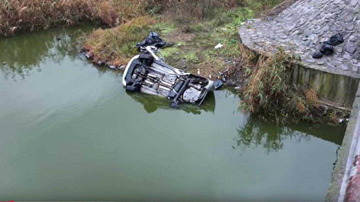 Șase morți și patru răniți după ce o mașină înmatriculată în România, urmărită de poliție, a căzut într-un lac din Bulgaria