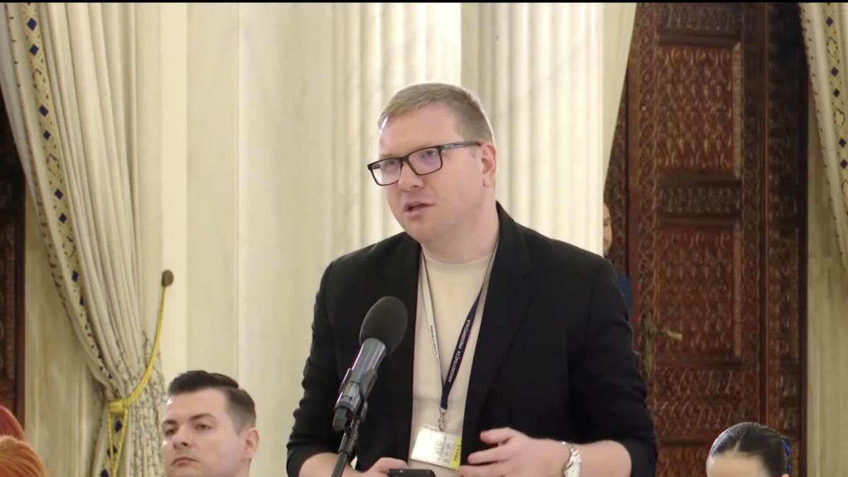 Bună ziua, domnule președinte, Florin Rădvan, de la DC News.