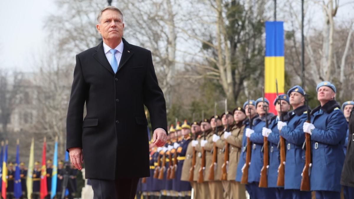 klaus iohannis cu lacrimi in ochi demisioneaza de la cotroceni februarie 2025