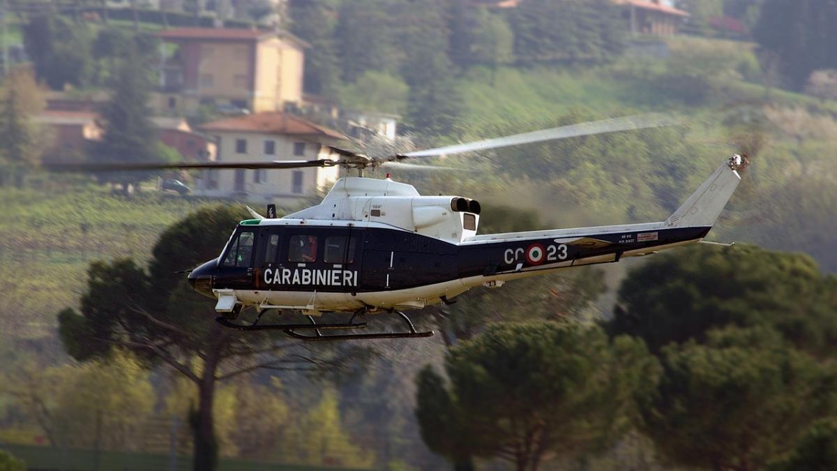 romani dati in urmarire internationala după ce au batut un italian