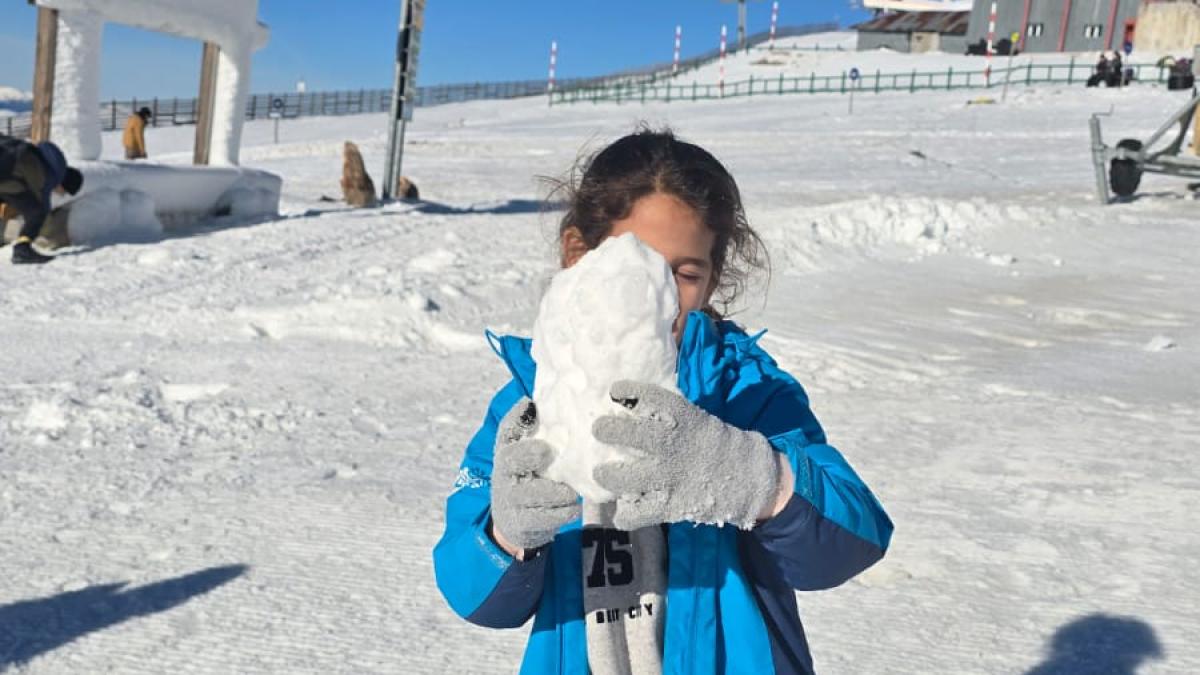 fetita care a supravietuit iadului a venit in romania parintii au fost ucisi in fata ei