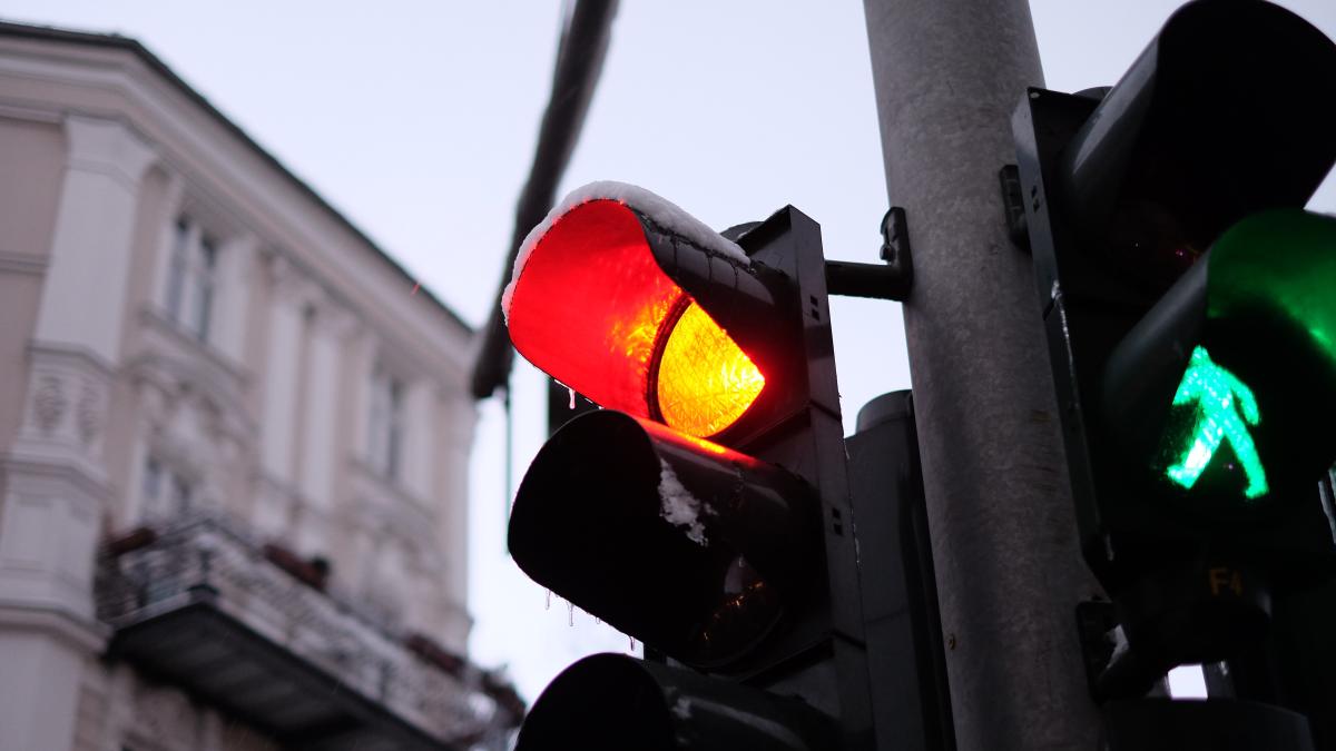 regula care salveaza vieti dar e ignorata titi aur daca o respecti in bucuresti iti sar soferii in cap