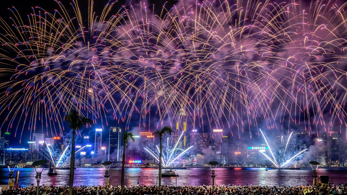 petrecere cu artificii de revelion