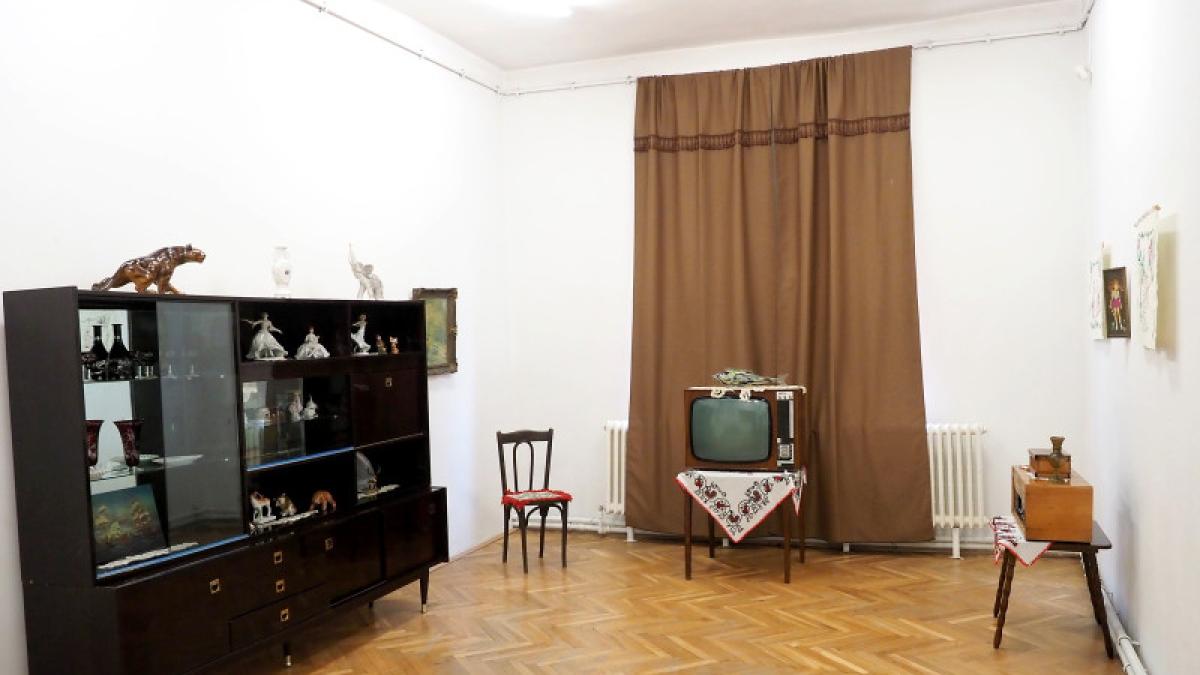 de ce era programul de revelion marea miza in comunism