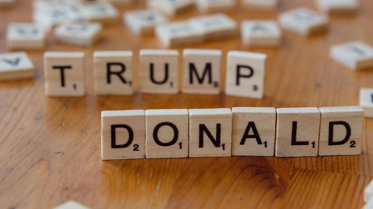 donald trump pexels-markus-winkler-1430818-30918022