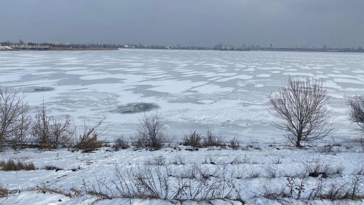 lacul morii inghetat