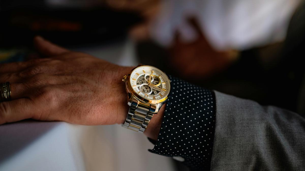 mana barbat politician pexels-chris-f-38966-8854152