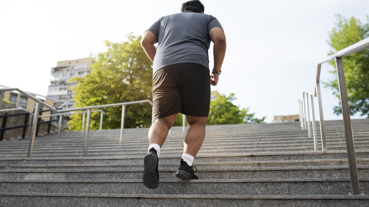 obezitate - barbat alergand