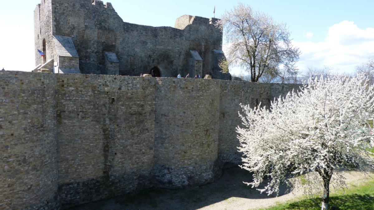 Cetatea medievală din România unde se falsificau monede poloneze, suedeze și prusace acum 400 de ani