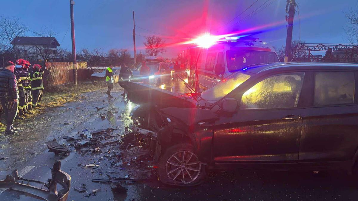 Accident frontal în județul Galați, pe DN 26 Cinci răniți, inclusiv un minor, după o manevră pe contrasens