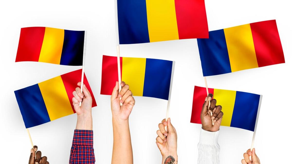 hands-waving-flags-romania_53876-25326_01657600