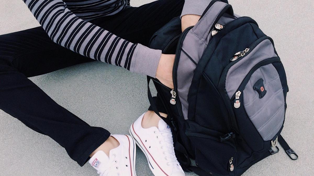 imagine cu un rucsac