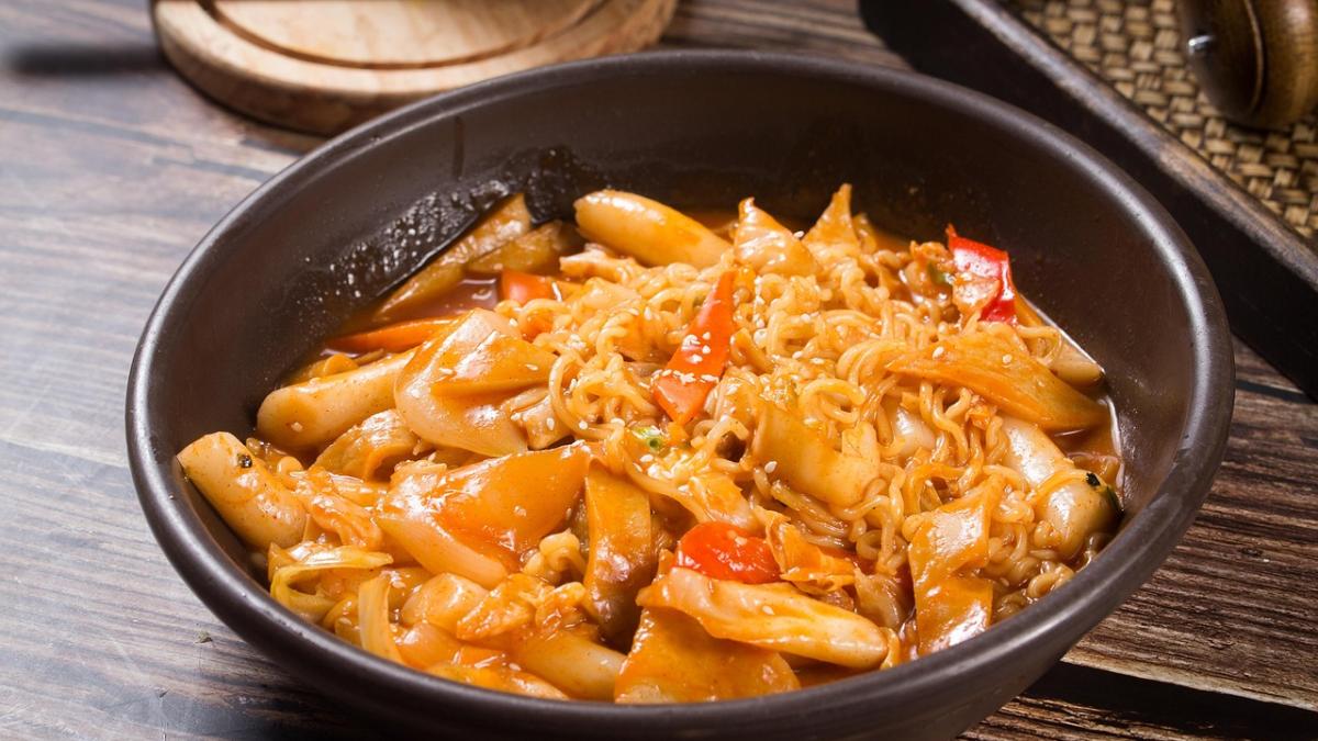 tteokbokki coreea mancare stradala street food