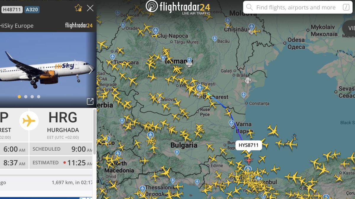 Avionul HiSky, întors duminică seară în București, a decolat spre Hurghada
