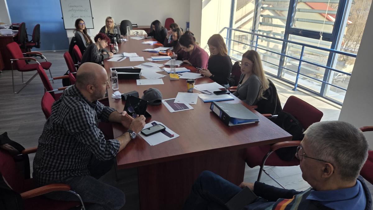 Cum se măsoară impactul unui mesaj în media, explicat studenților în cadrul proiectului COMPAS