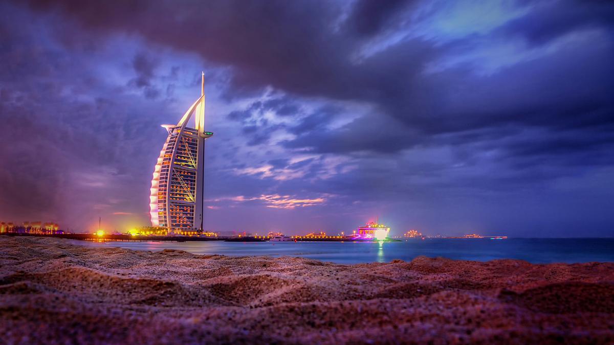 hotelul burj al arab di dubai
