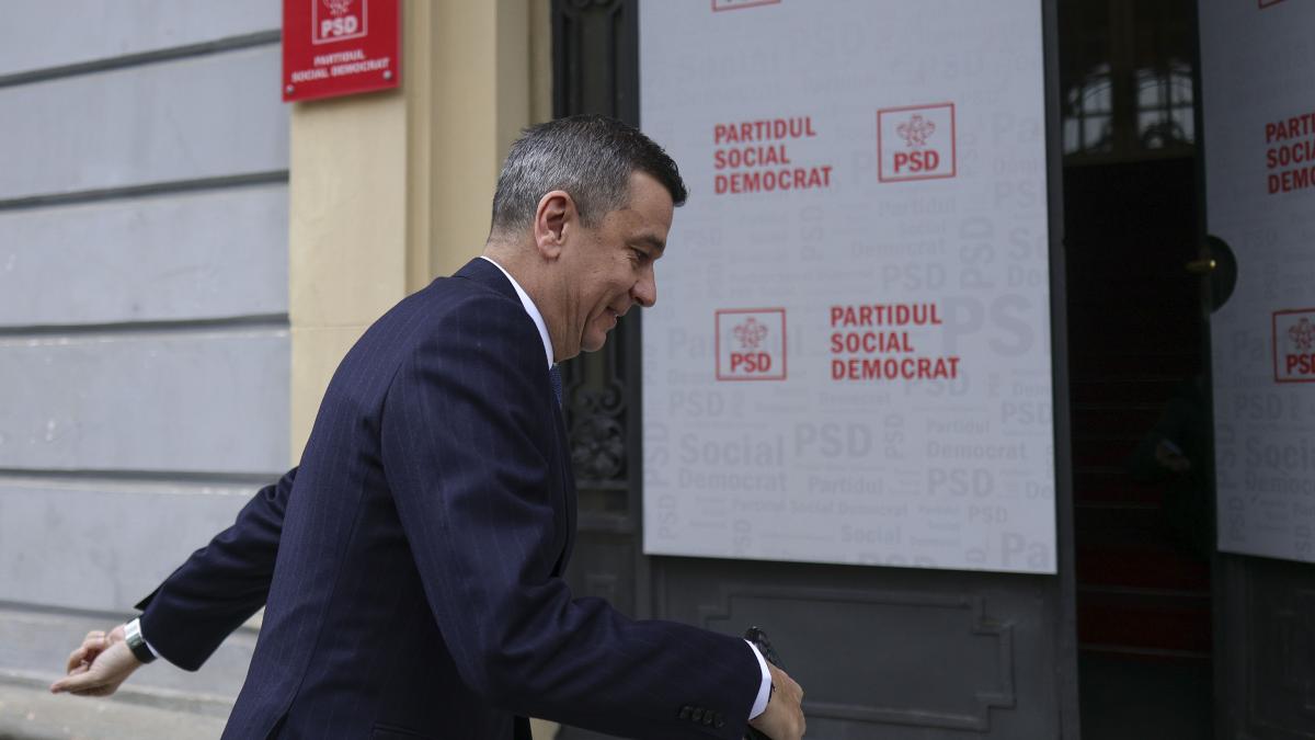 Sorin Grindeanu intra in sediul psd
