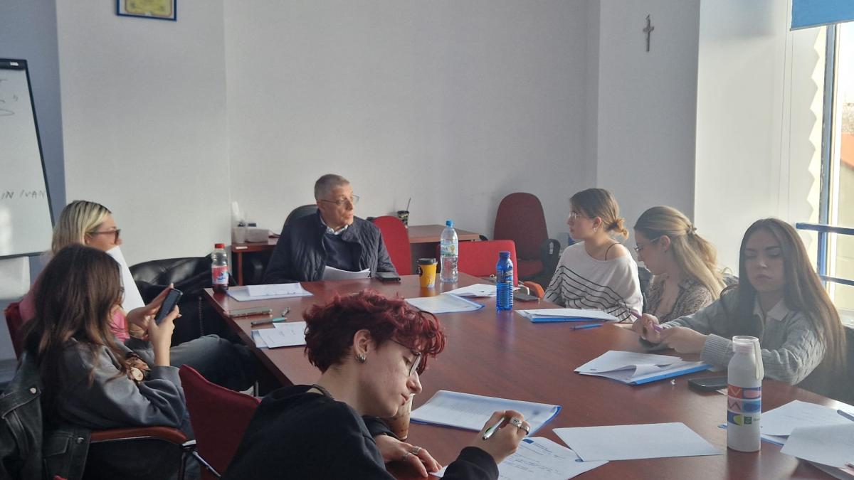 Studenții de la Titu Maiorescu au învățat cum se organizează o conferință de presă