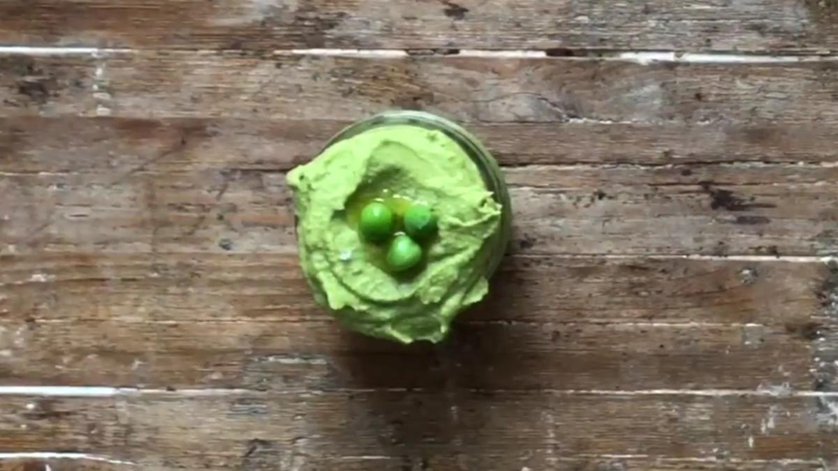 humus cu menta și mazare