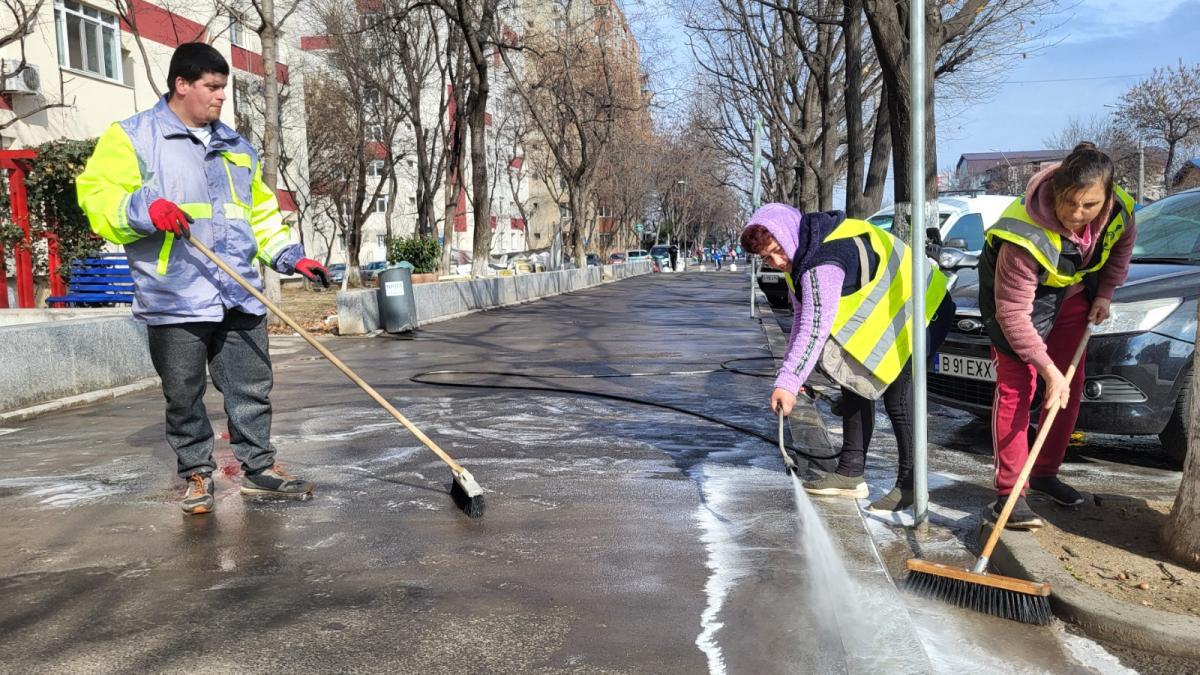 Sectorul 4 introduce un program permanent de curățenie stradală