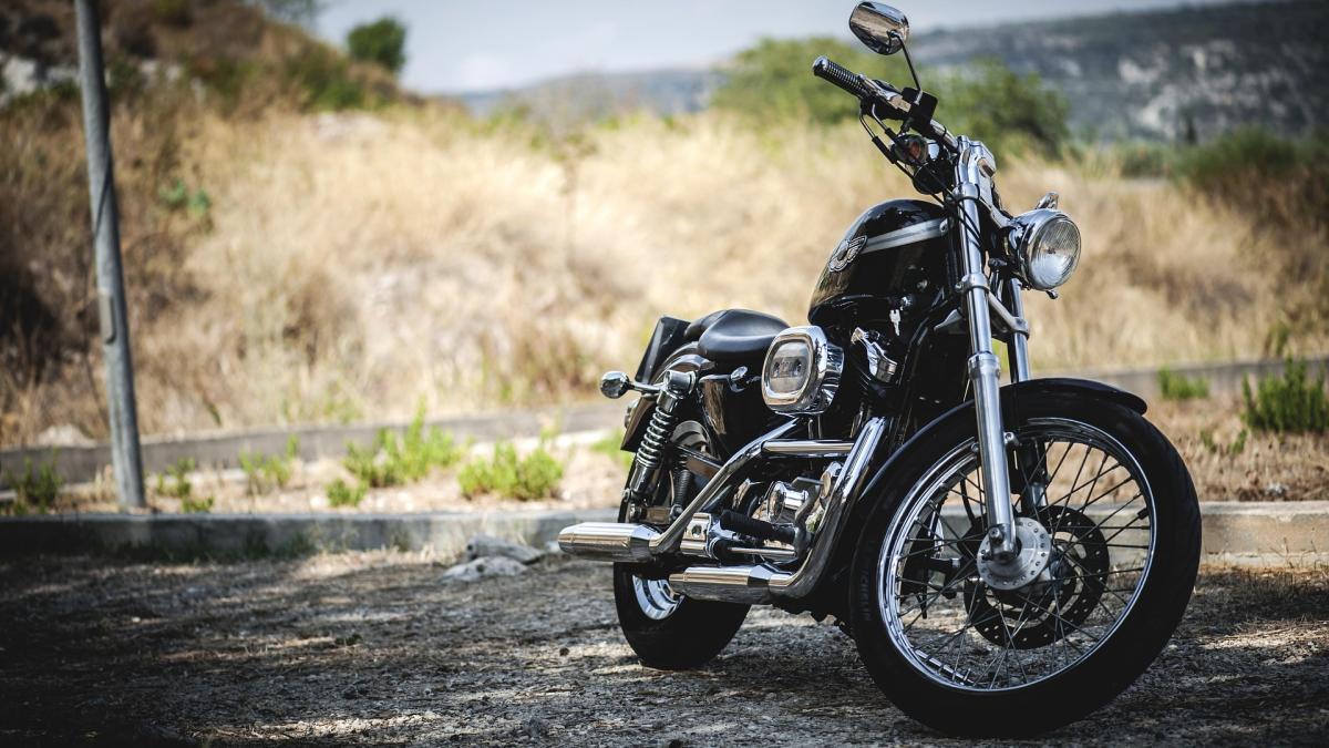 imagine cu o motocicleta