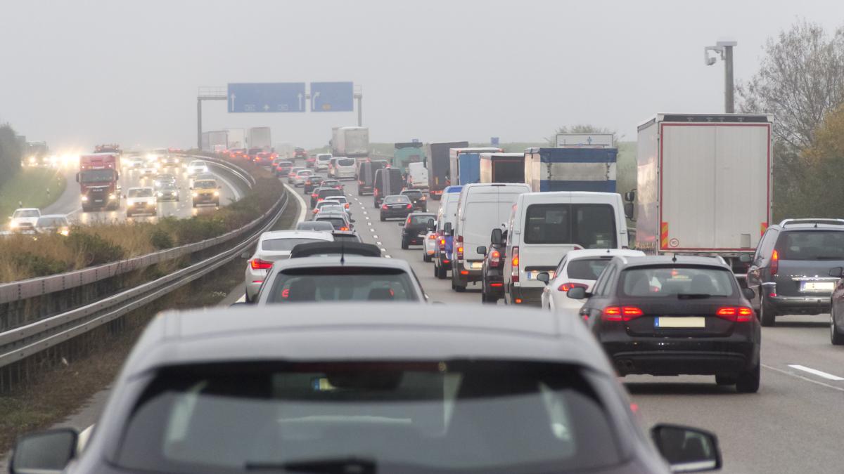 dusky-highway-scenery