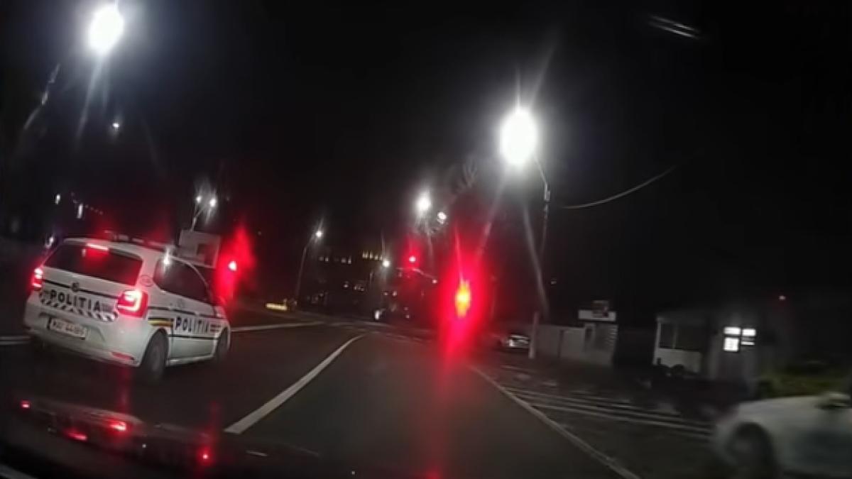 politie semafor rosu