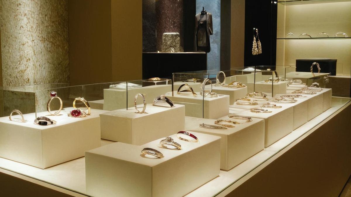 Bani la momentul potrivit. Avantajele unei case de amanet premium