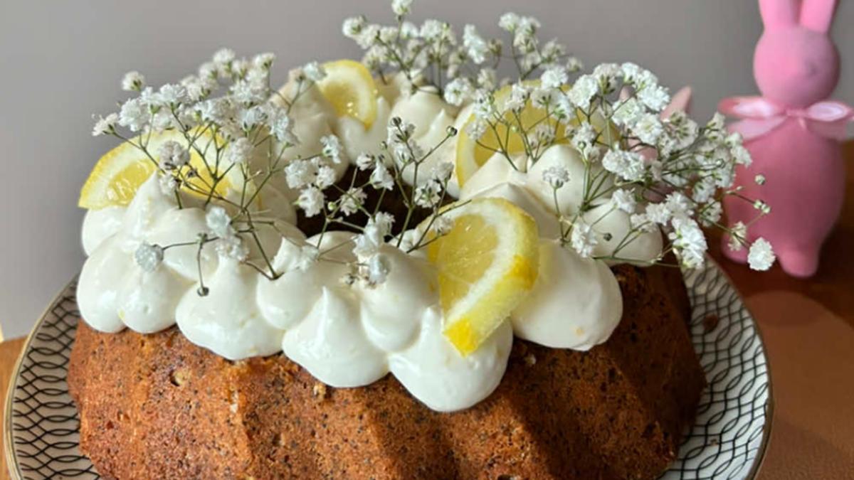 Desertul perfect pentru masa de Paște: Prăjitura cu lămâie și mac