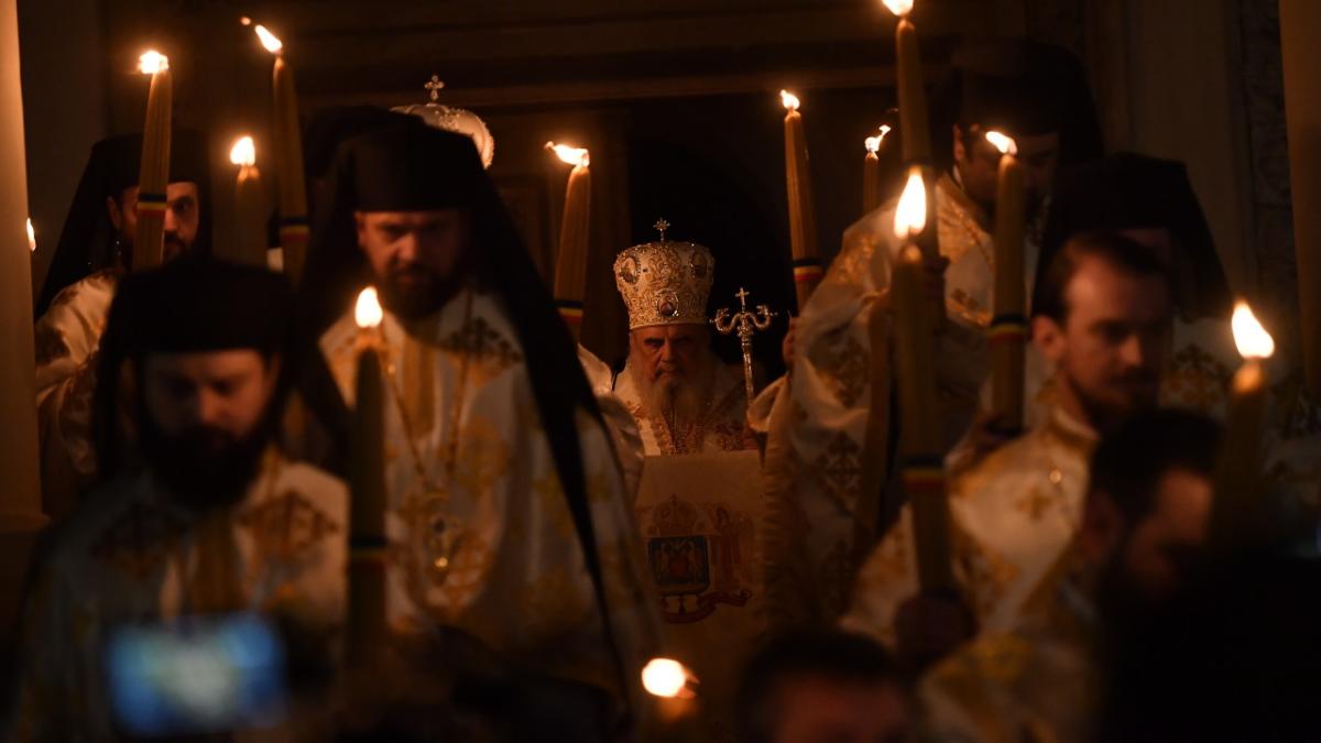 Slujba de Inviere oficiata la Catedrala Patriarhala din Bucuresti, cu participarea Preafericitului Parinte Patriarh Daniel.