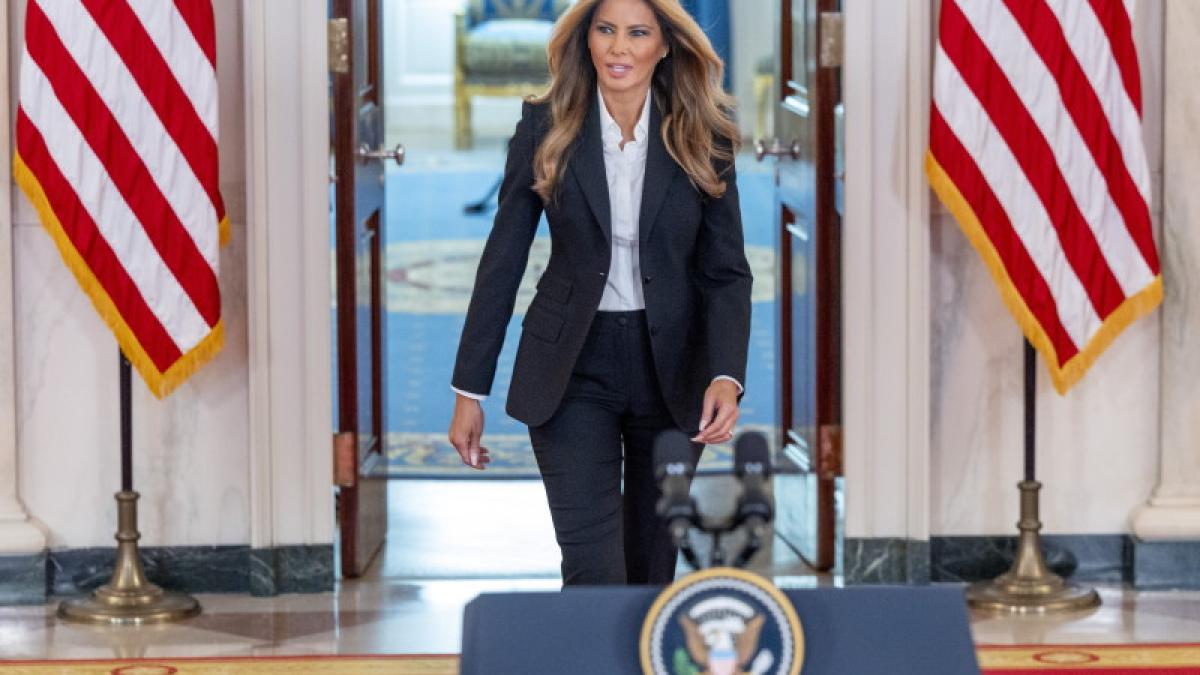 melania trump copii putin