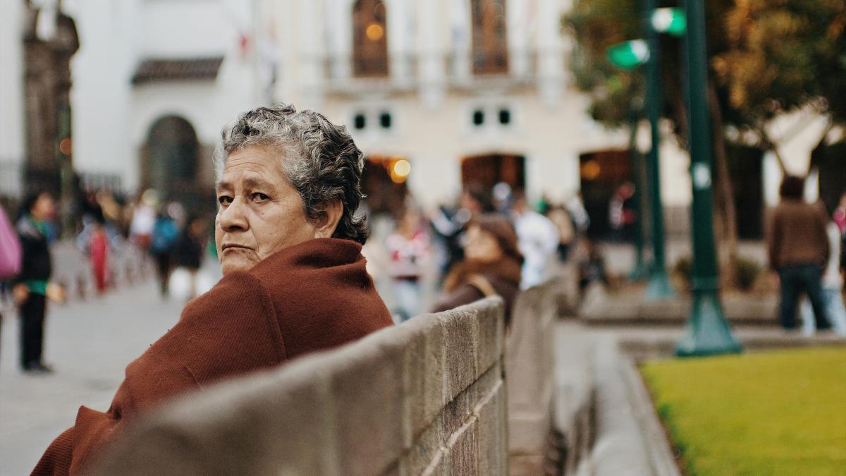 femeie în vârstă / pexels-davegarcia-30753309