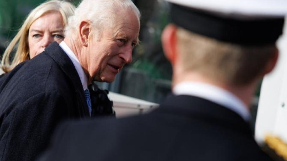 Regele Charles îl înlătură pe fratele său, Andrew, din Casa Regală și îi retrage toate titlurile. Cine îi va asigura pensia și chiria