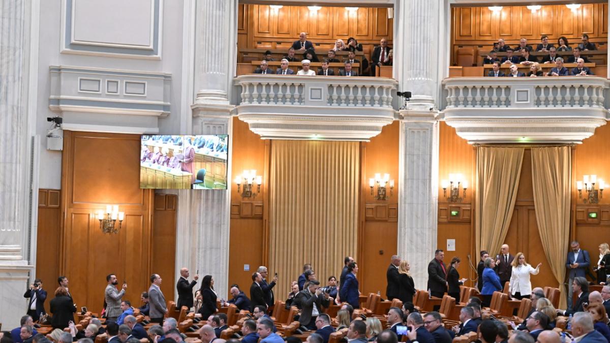 parlamentul romaniei 