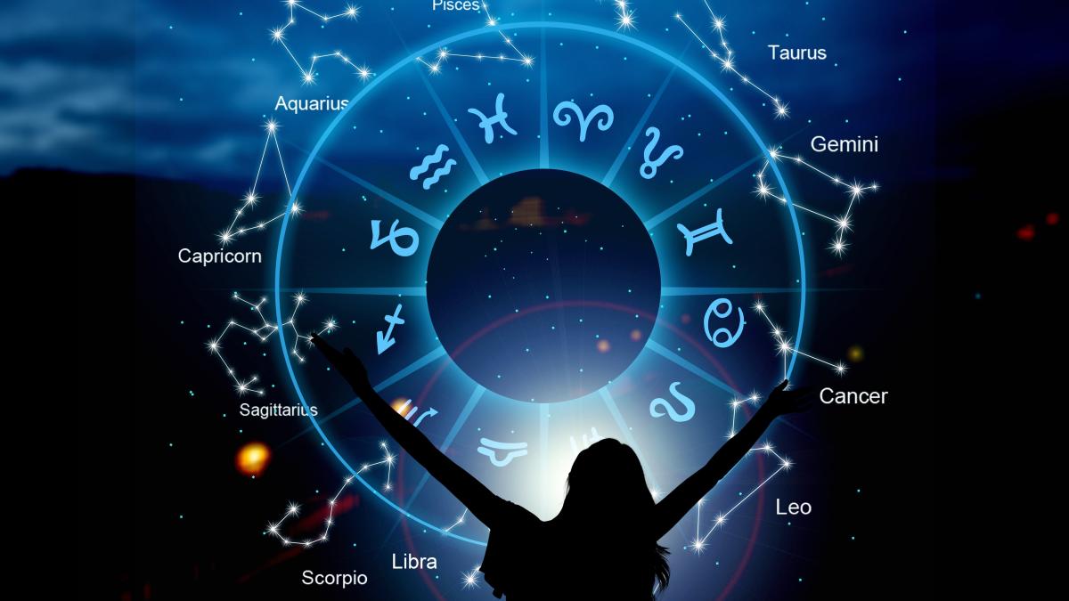 cerc zodiacal cer noapte silueta femeie