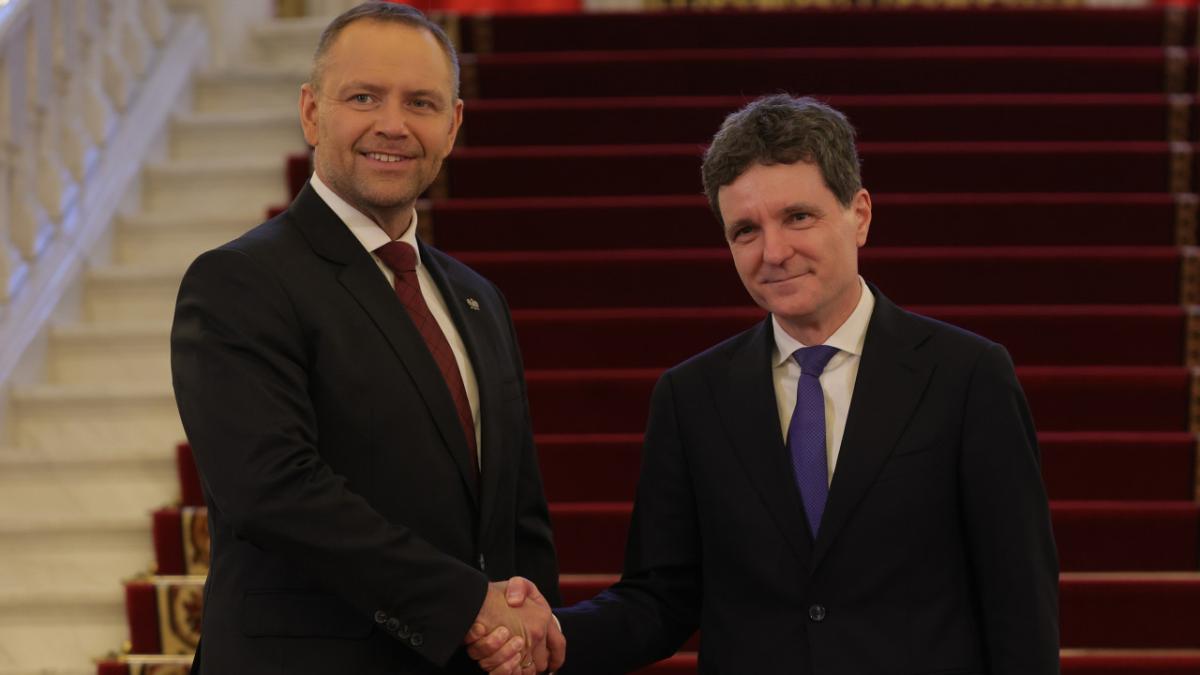 karol nawrocki si nicusor dan