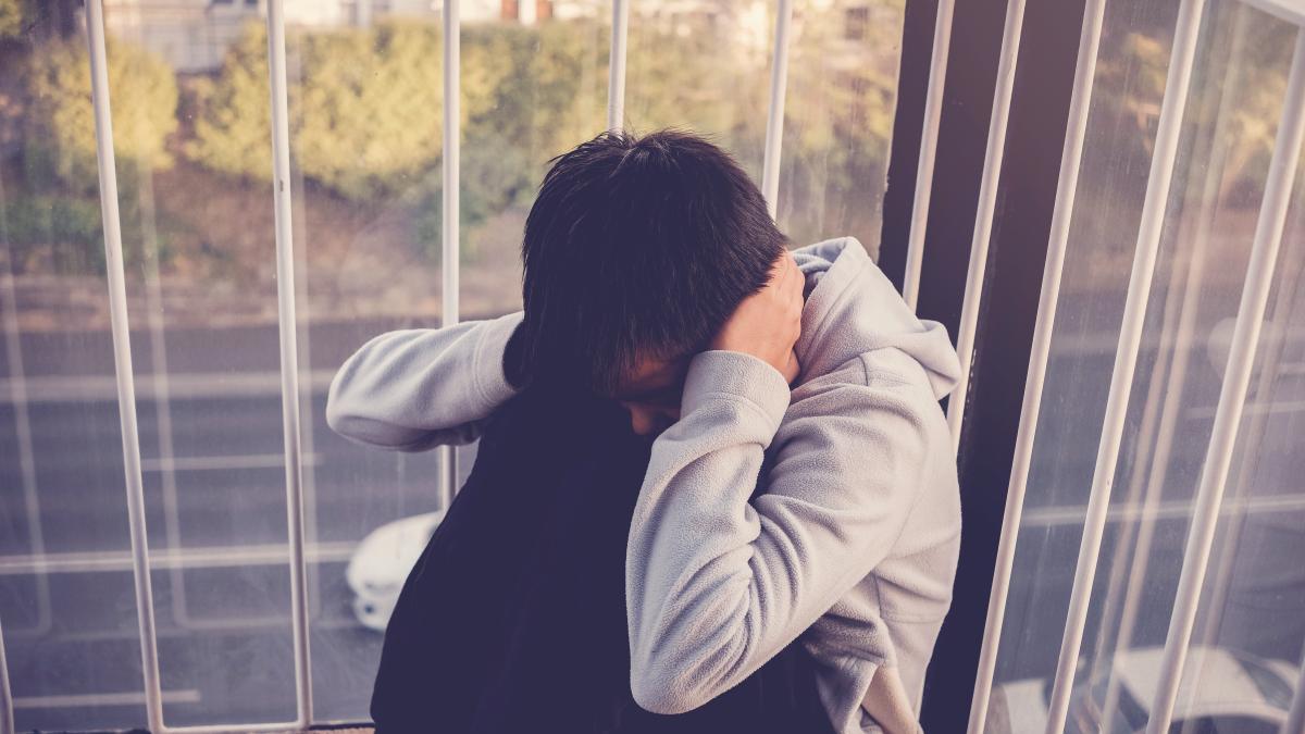 De ce cred adolescenții (și nu numai) că „vorbește lumea” despre ei Radu Leca explică mecanismul