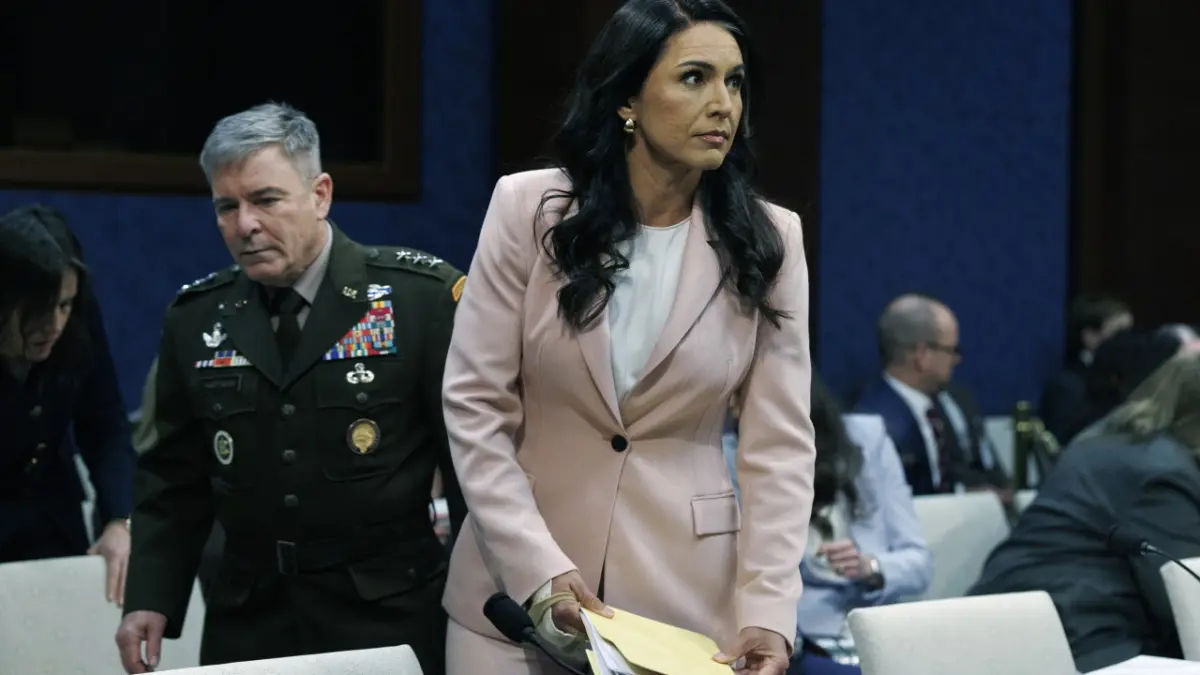 Tulsi Gabbard demisionează