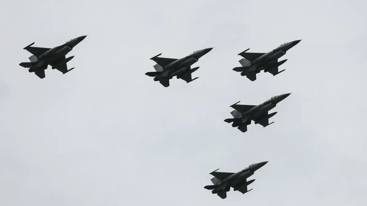 avion avioane f-16