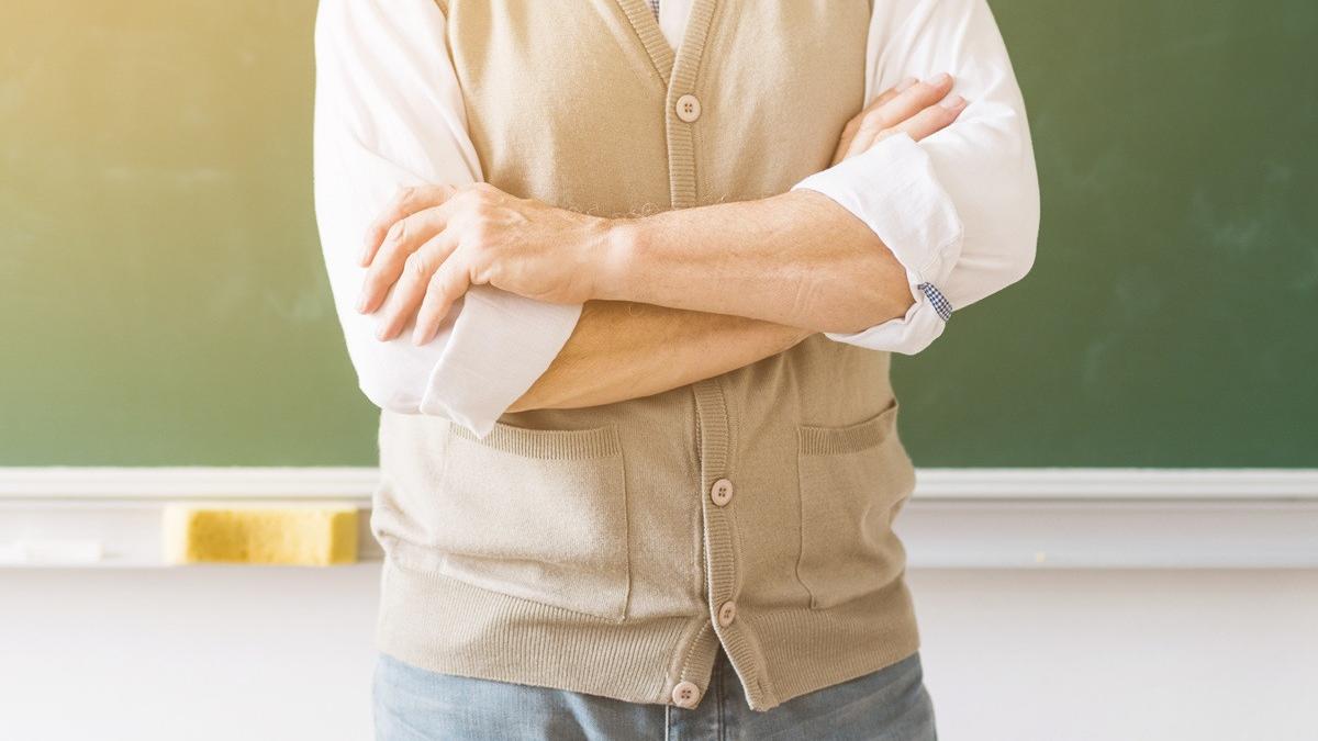 salariile profesorilor marul discordiei din educatie dupa 25 de ani de munca doar 6 000 de lei in mana suntem in pericol video