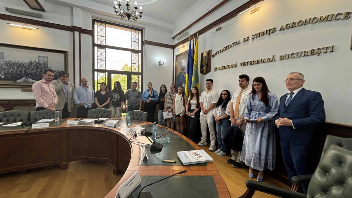 Inteligența artificială în educație: soluție sau problemă? Studenții UTM au participat la conferința DC Media Group