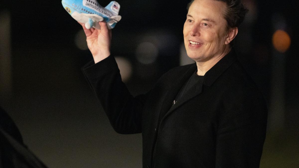 elon musk devine primul trilionar din lume dupa listarea spacex la bursa
