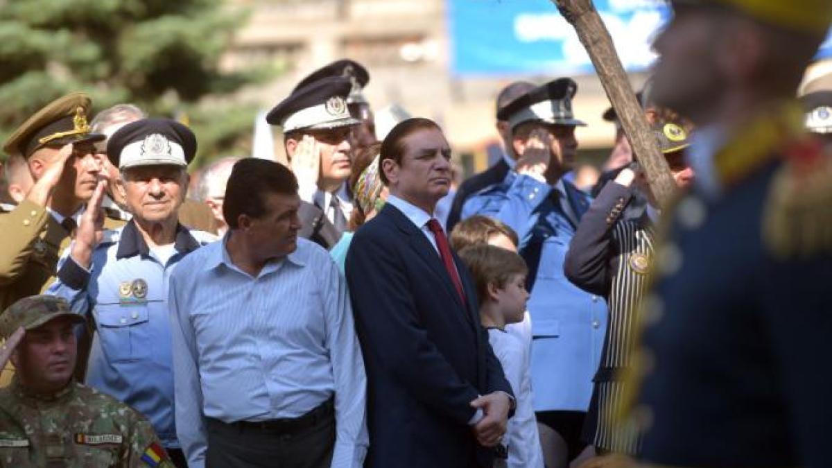imagine cu Paul de romania