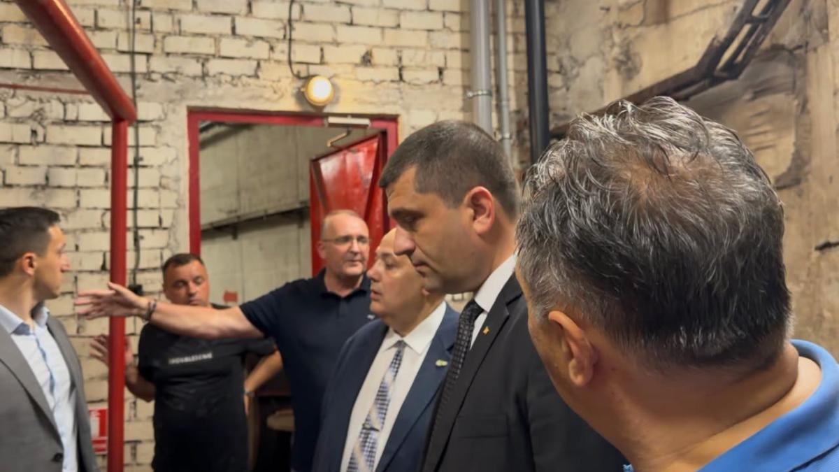 Inundație la metrou Victoriei 2. Radu Miruță anunță când va fi evacuată apa