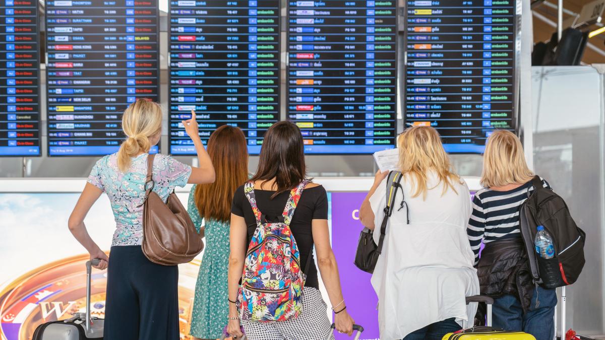 cum poti gasi zboruri ieftine rezervate in ultimul moment 7 sfaturi ca sa iei bilete de avion la preturi mai mici
